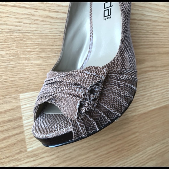 Ladies shoes - Picture 3 of 4